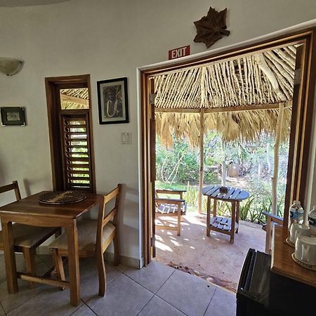 Kudehya Guesthouse Treasure Beach Luaran gambar