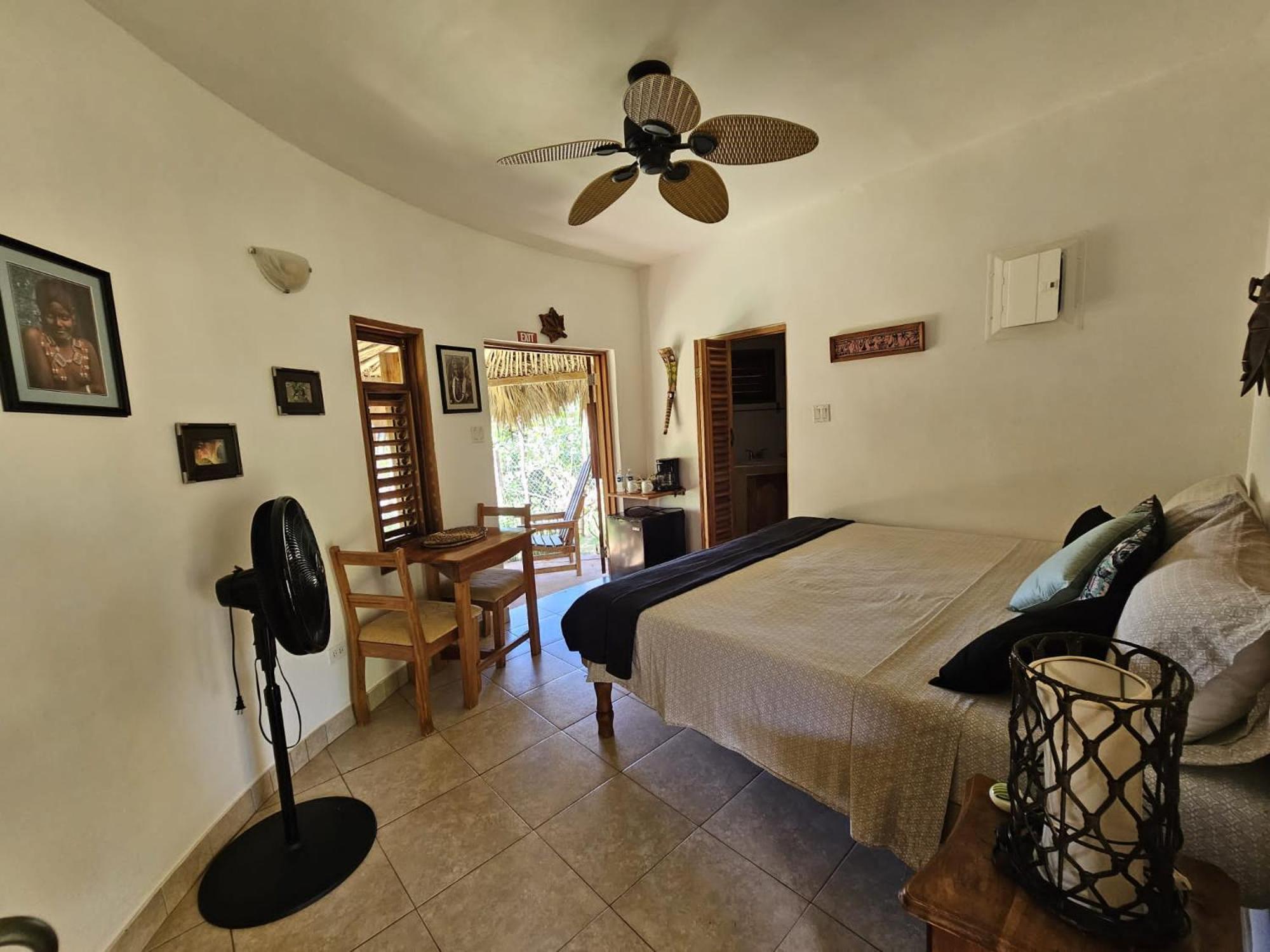 Kudehya Guesthouse Treasure Beach Luaran gambar