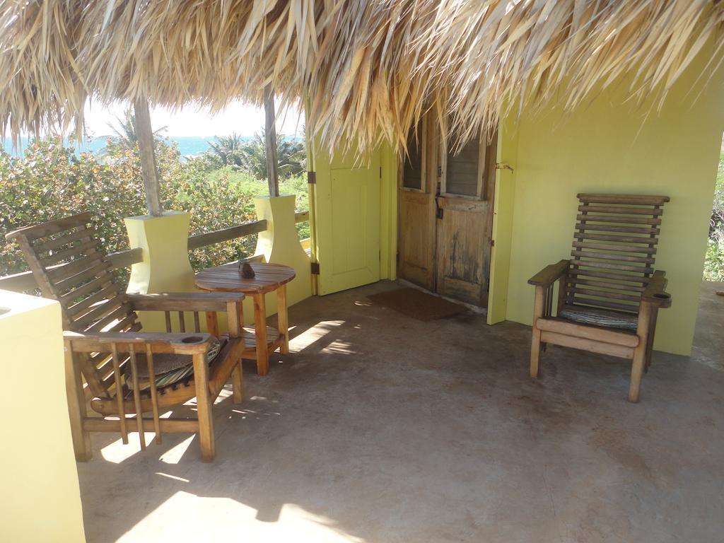 Kudehya Guesthouse Treasure Beach Bilik gambar