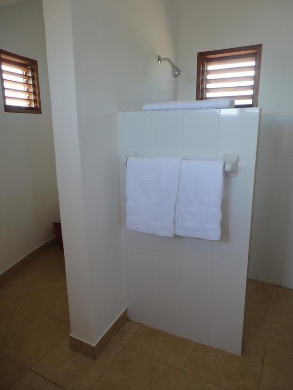 Kudehya Guesthouse Treasure Beach Bilik gambar
