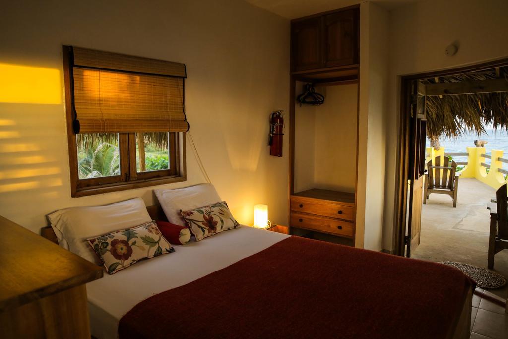 Kudehya Guesthouse Treasure Beach Luaran gambar