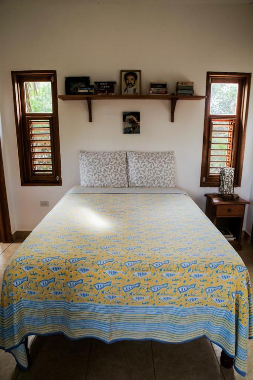 Kudehya Guesthouse Treasure Beach Luaran gambar