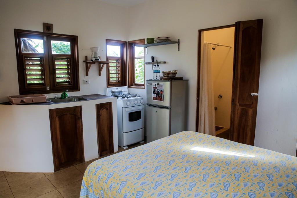 Kudehya Guesthouse Treasure Beach Luaran gambar