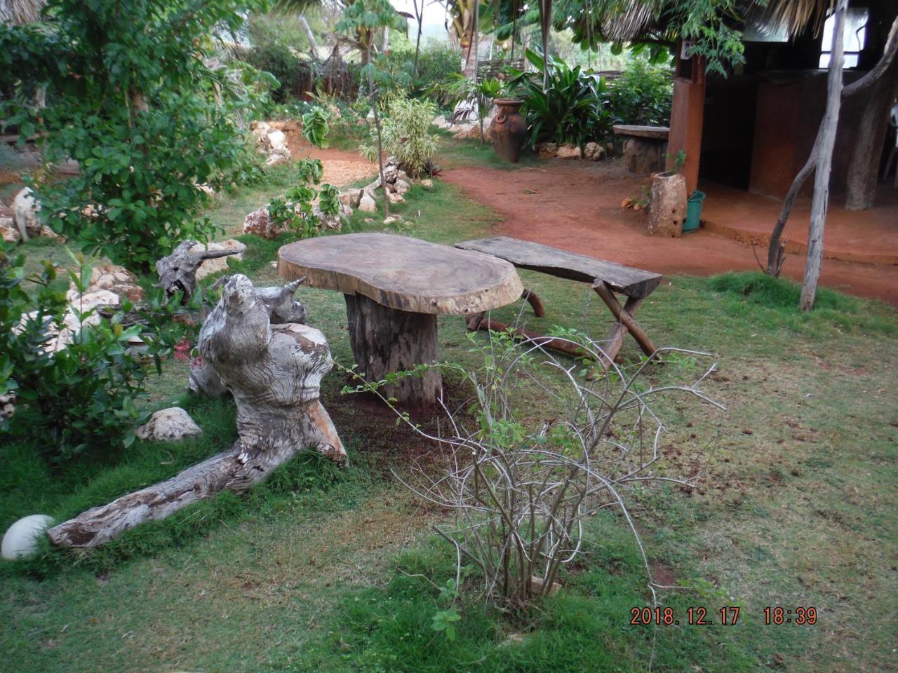 Kudehya Guesthouse Treasure Beach Luaran gambar